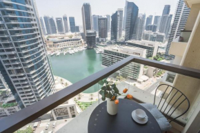 HiGuests - Artistic Waterfront Apt, Perfect for Beach Lovers